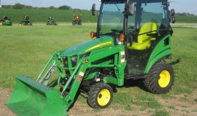 2017 John Deere 1025R