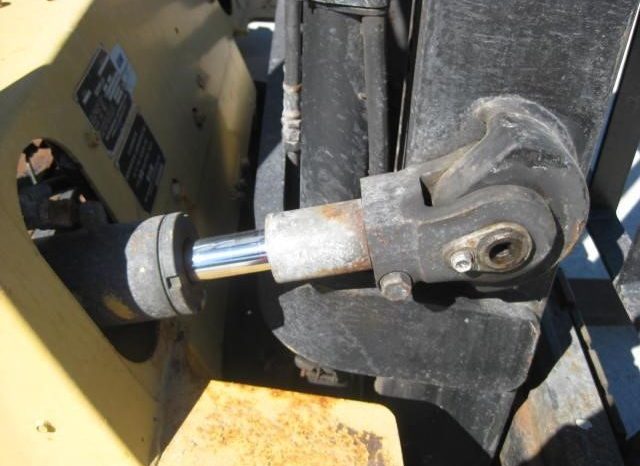 2004 Caterpillar DP40KL full