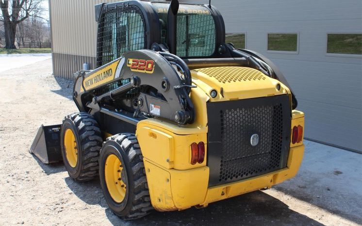 2011 New Holland L220 full