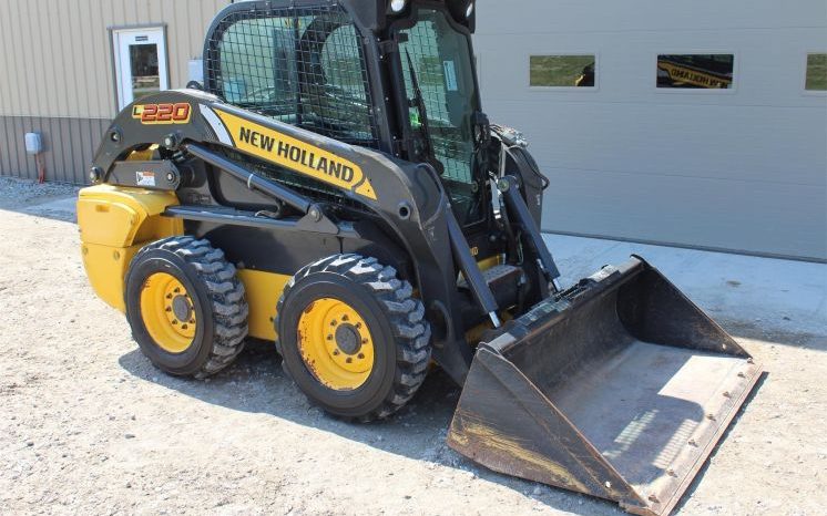 2011 New Holland L220 full