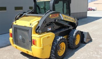 2011 New Holland L220 full