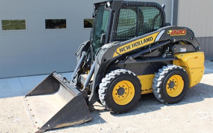 2011 New Holland L220 full